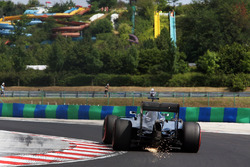 Nico Rosberg, Mercedes AMG F1 W07 Hybrid fa scintille