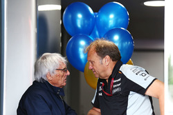 Bernie Ecclestone con Robert Fernley, Deputy Team Principal Sahara Force India F1 Team