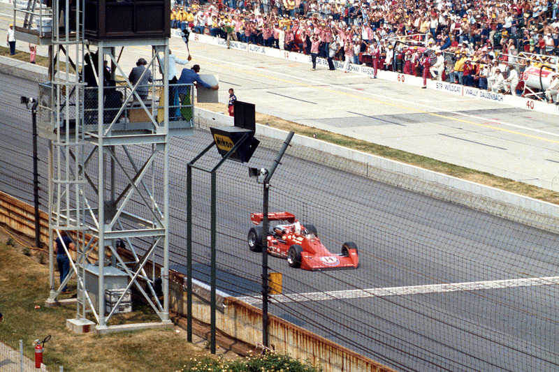 1977: A.J. Foyt rijdt zich in de geschiedenisboeken