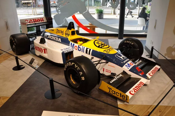 1. 1986年：黄金時代の幕開け。ホンダV6ターボを搭載したウイリアムズFW11