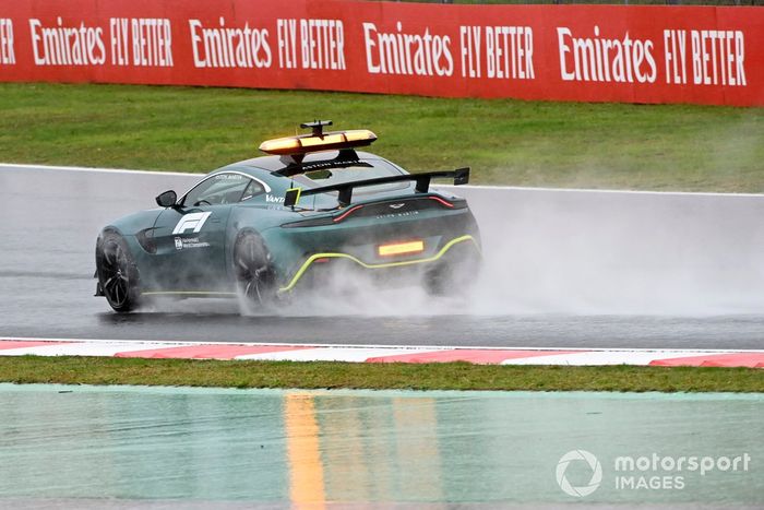 El Coche de Seguridad en la pista.