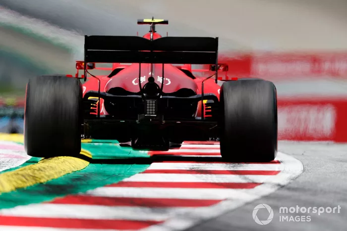 Carlos Sainz Jr., Ferrari SF21