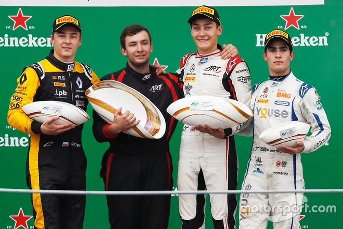 Markelov et Sette Câmara sont montés sur le podium à ses côtés