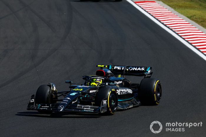 Lewis Hamilton, Mercedes F1 W14, Charles Leclerc, Ferrari SF-23