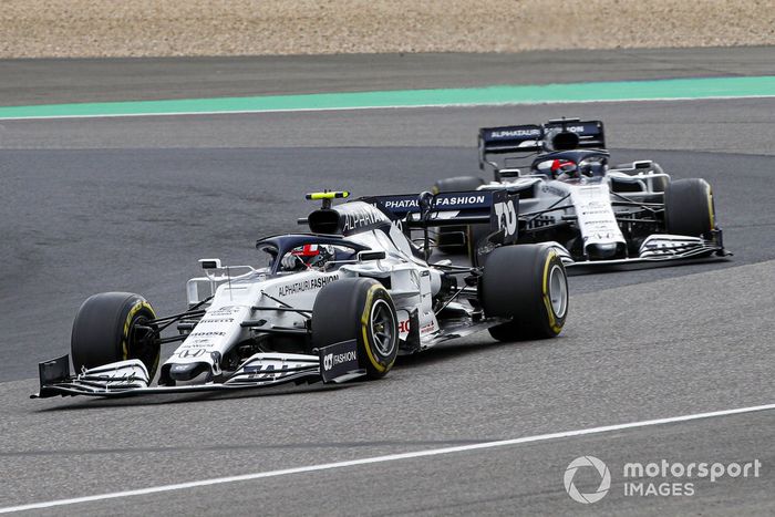 Pierre Gasly, AlphaTauri AT01, Daniil Kvyat, AlphaTauri AT01