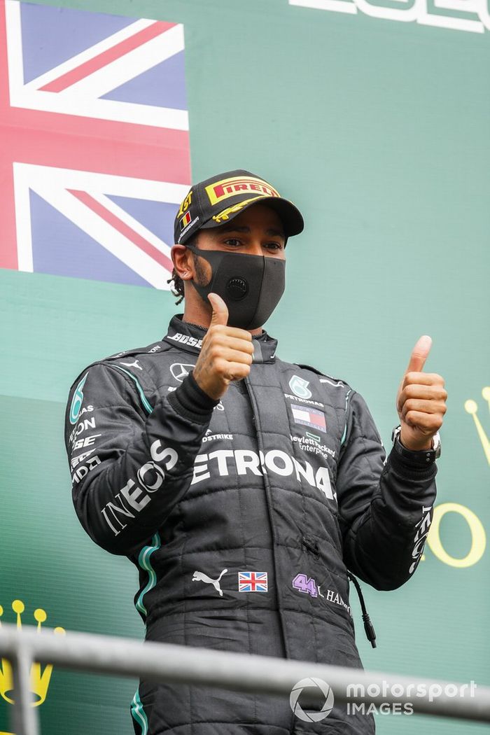 Podio: ganador Lewis Hamilton, Mercedes-AMG F1