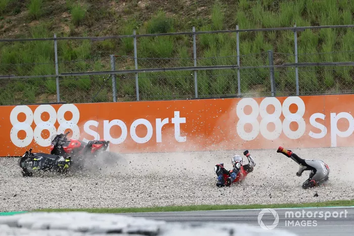 Caduta di Andrea Dovizioso, Ducati Team, Johann Zarco, Avintia Racing
