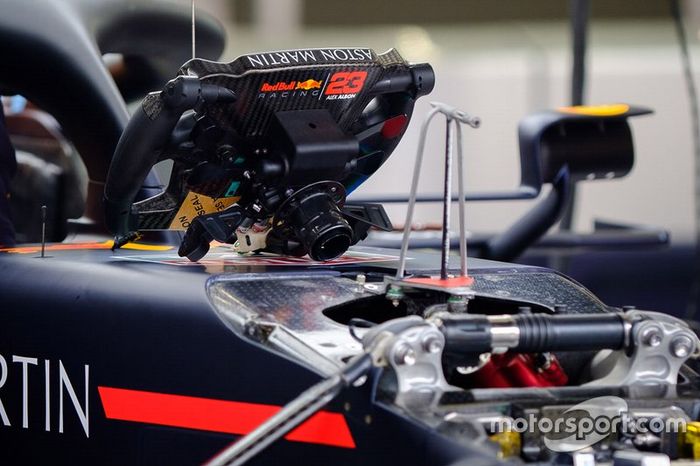 Volante Red Bull Racing de Alex Albon