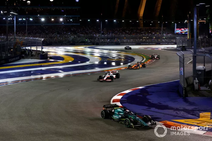Lance Stroll, Aston Martin AMR22, Kevin Magnussen, Haas VF-22, Daniel Ricciardo, McLaren MCL36