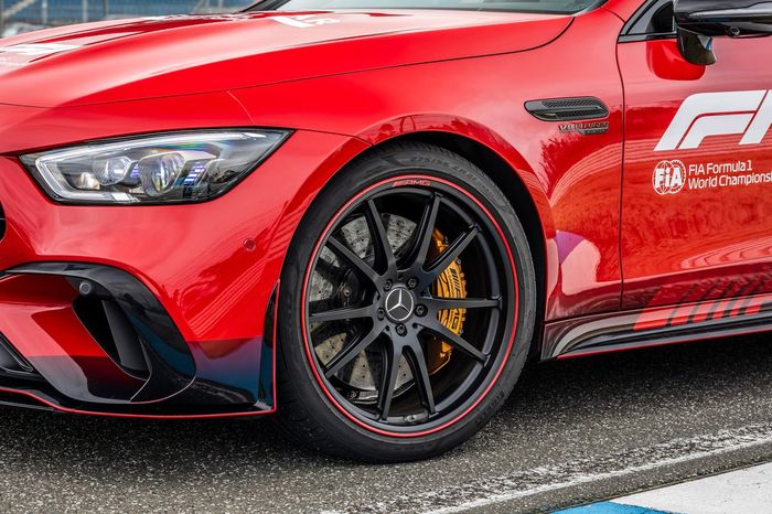 Detalle, Mercedes‑AMG GT 63 S 4MATIC+ F1 Coche Médico