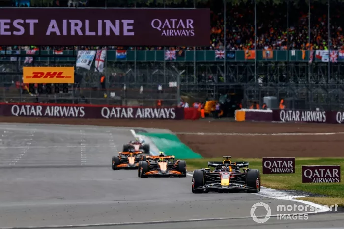 Max Verstappen, Red Bull Racing RB20, Lando Norris, McLaren MCL38
