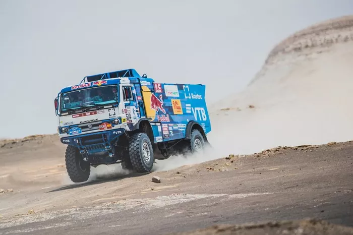 #514 Team Kamaz Master: Dmitry Sotnikov, Ilnur Mustafin, Dmitrii Nikitin