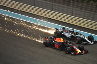 Max Verstappen, Red Bull Racing RB14 and Lewis Hamilton, Mercedes-AMG F1 W09 sparks and battle