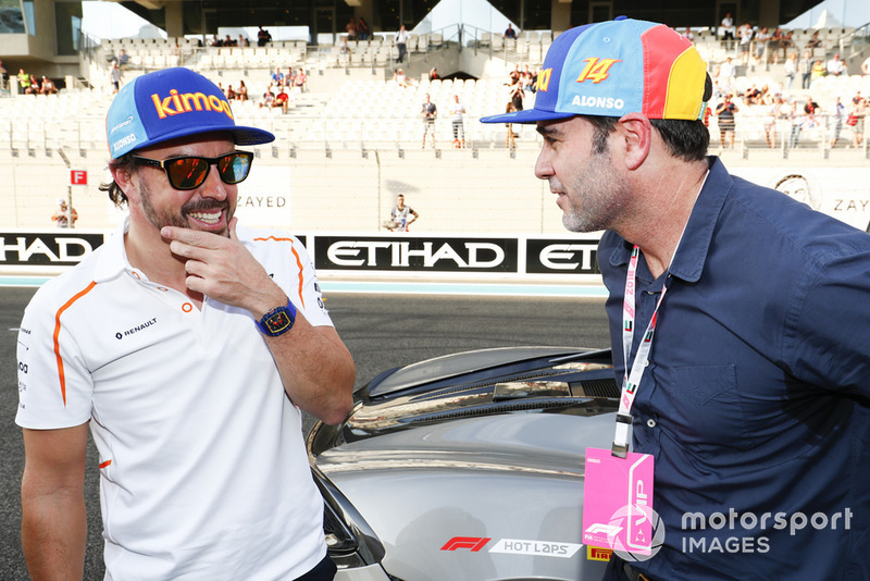 Fernando Alonso, McLaren, dan Jimmie Johnson, pembalap NASCAR
