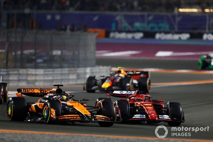 Charles Leclerc, Ferrari SF-24, lucha con Oscar Piastri, McLaren MCL38 