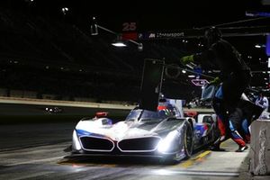 #25 BMW M Team RLL BMW M Hybrid V8: Marco Wittmann, Sheldon Van Der Linde, Robin Frijns, Rene Rast