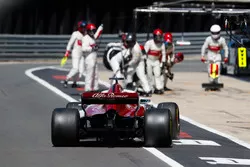 Marcus Ericsson, Sauber C37, s'arrête au stand