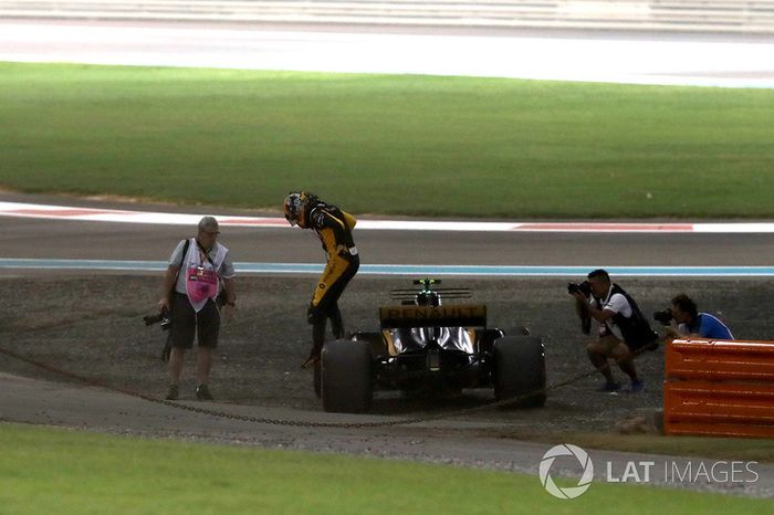 Carlos Sainz Jr., Renault Sport F1 Team RS17 se retira