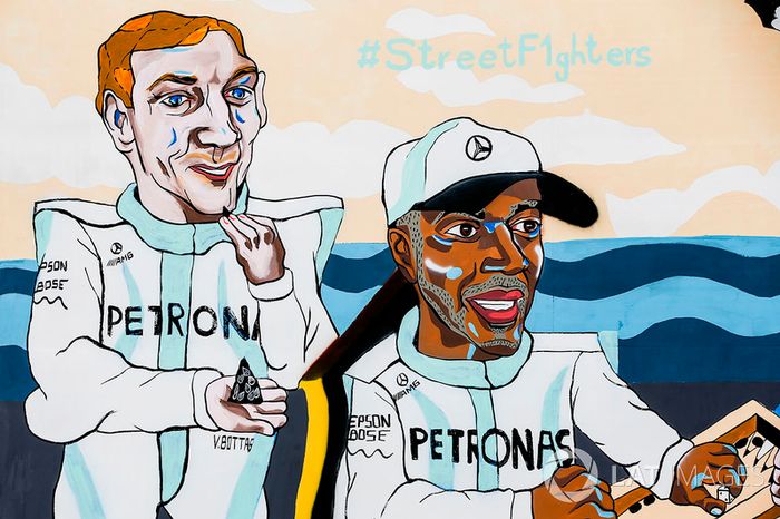 Obra que representa a Valtteri Bottas, Mercedes AMG F1 y Lewis Hamilton, Mercedes AMG F1
