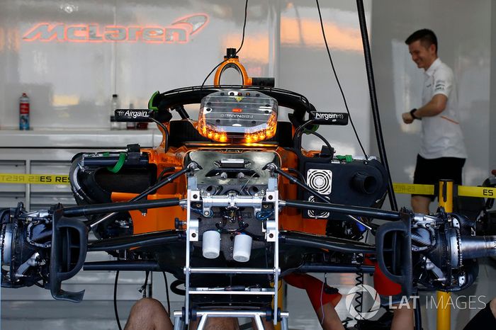 McLaren MCL33 en el garaje