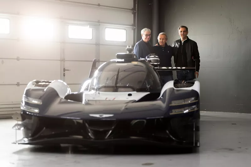 Jacky Ickx, Genesis Magma Racing, Cyril Abiteboul, Genesis Magma Racing, Luc Donckerwolke, Genesis Magma Racing