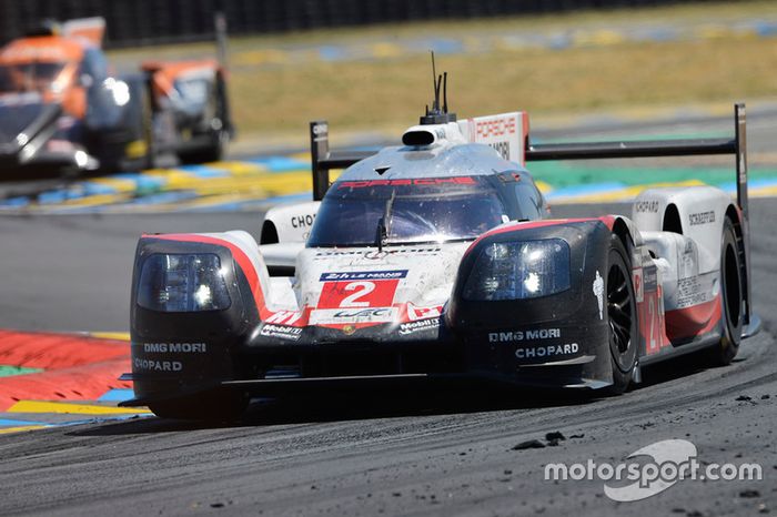 #2 Porsche Team Porsche 919 Hybrid: Timo Bernhard, Earl Bamber, Brendon Hartley