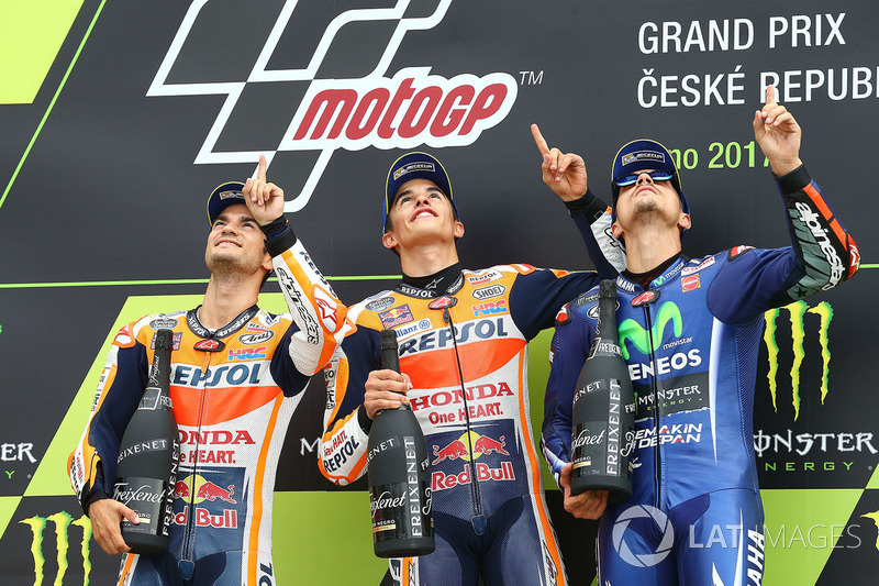 Podio: 1º Marc Márquez, 2º Dani Pedrosa, 3º Maverick Viñales