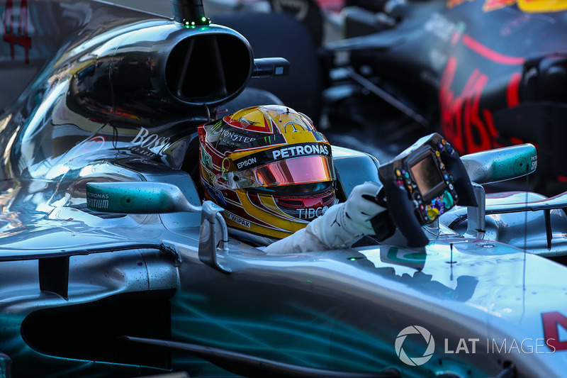 Race winner Lewis Hamilton, Mercedes-Benz F1 W08 celebrates in parc ferme