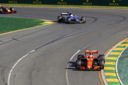 Стоффель Вандорн, McLaren MCL32, Антоніо Джовінацці, Sauber C36
