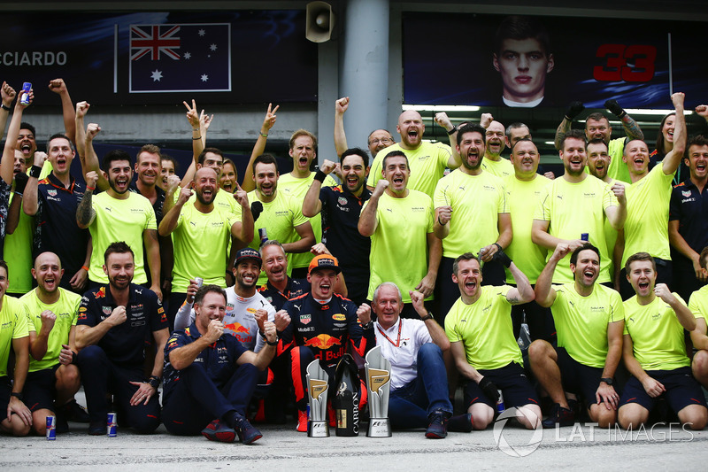 Max Verstappen, Red Bull Racing, race winner, Third place Daniel Ricciardo, Red Bull Racing, Christian Horner, Team Principal, Red Bull Racing, Helmut Markko, Consultant, Red Bull Racing, the Red Bull team celebrate