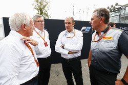Charlie Whiting, Ross Brawn, Bruno Michel et Mario Isola à la présentation de la nouvelle F2 2018