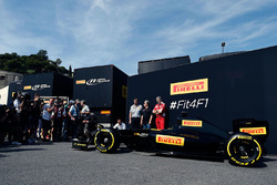 Pirelli revela una maqueta de un coche y los neumáticos de F1 2017: Mario Isola , Director de Pirell