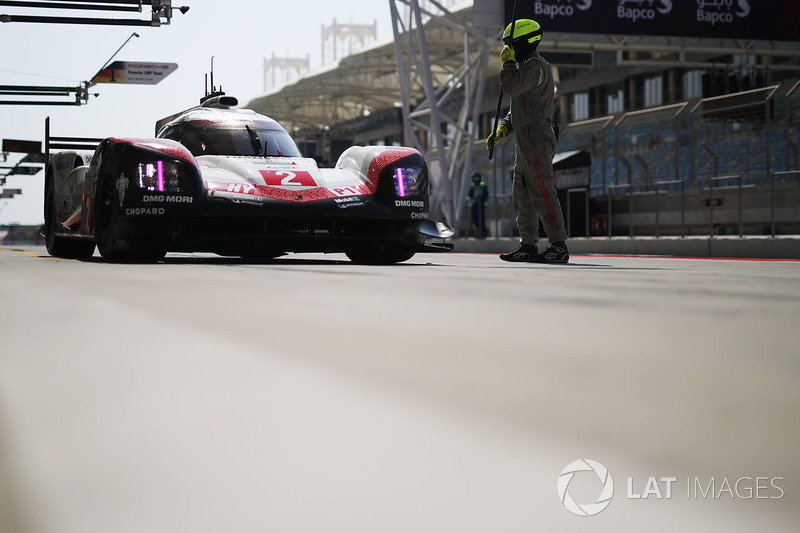 #2 Porsche Team Porsche 919 Hybrid: Timo Bernhard, Earl Bamber, Brendon Hartley