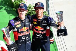 Daniil Kvyat, Red Bull Racing et Daniel Ricciardo, Red Bull Racing, sur le podium