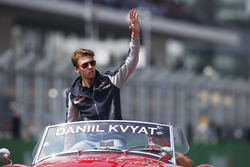 Daniil Kvyat, Scuderia Toro Rosso, in the drivers parade