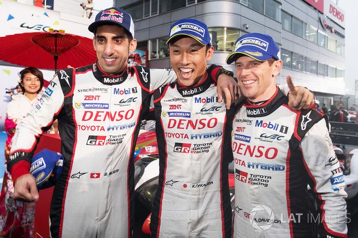 Los ganadores #8 Toyota Gazoo Racing Toyota TS050 Hybrid: Anthony Davidson, Sébastien Buemi, Kazuki Nakajima