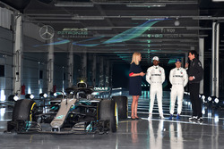 Valtteri Bottas, Mercedes AMG F1, Lewis Hamilton, Mercedes AMG F1, Toto Wolff, Executive Director Mercedes AMG F1