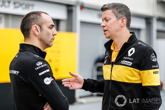 Cyril Abiteboul, director ejecutivo de Renault Sport F1 Team, con Marcin Budkowski, Renault Sport F1 Team