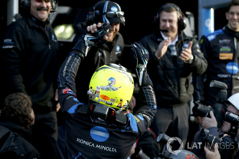 Pole position para #10 Wayne Taylor Racing Cadillac DPi: Renger Van Der Zande