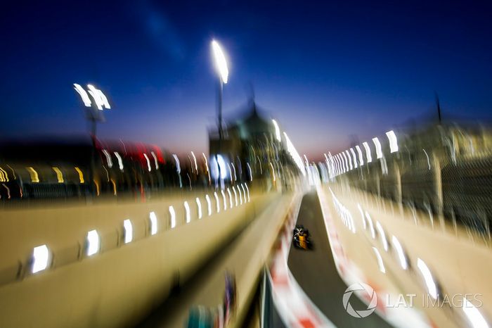 Carlos Sainz Jr., Renault Sport F1 Team RS17