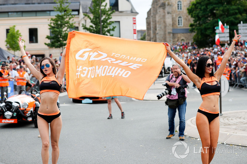 G-Drive chicas