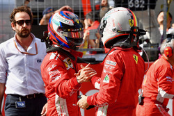 Kimi Raikkonen, Ferrari e Sebastian Vettel, Ferrari, festeggiano nel parco chiuso