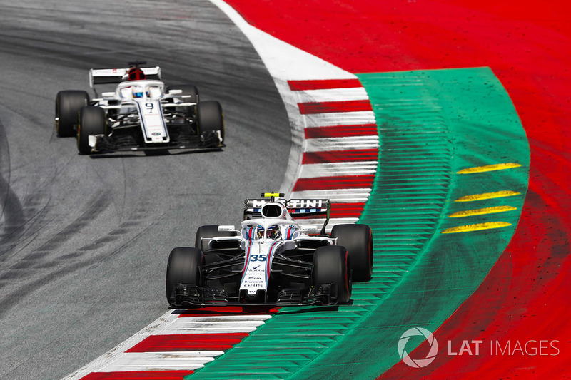 Sergey Sirotkin, Williams FW41, devant Marcus Ericsson, Sauber C37