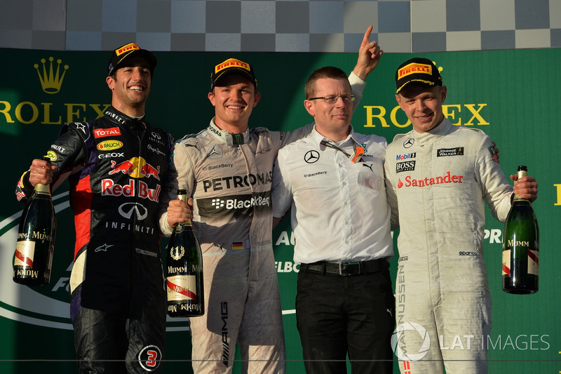 Podio: segundo puesto Daniel Ricciardo, Red Bull Racing, ganador de la carrera Nico Rosberg, Mercede