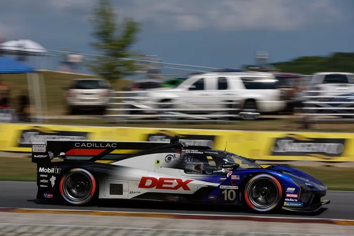 #10 Cadillac Wayne Taylor Racing Cadillac V-Series.R: Ricky Taylor, Filipe Albuquerque