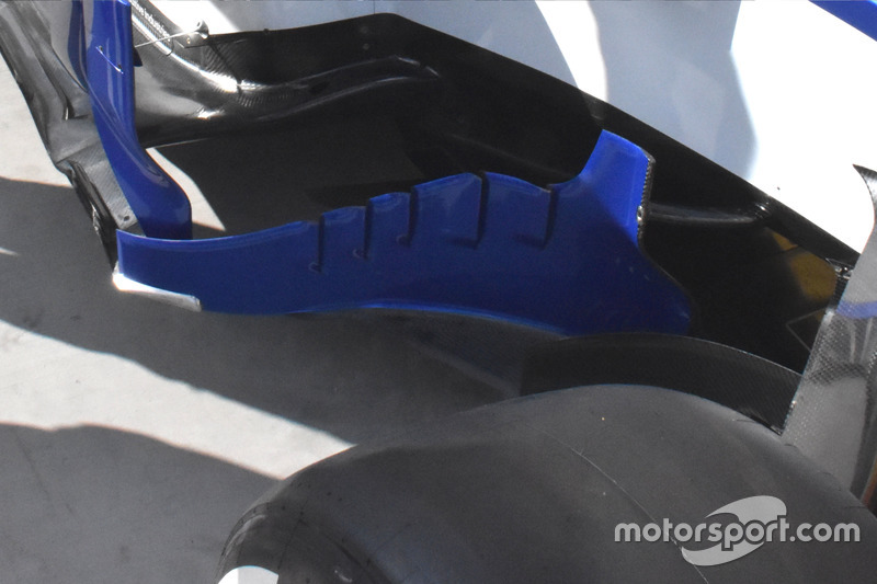 Sauber C36, bargeboards