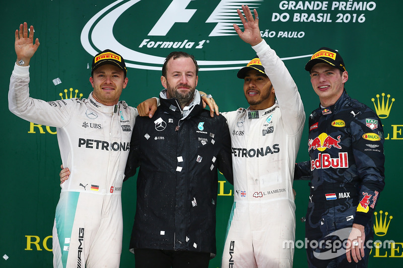 Podium: Nico Rosberg, Mercedes AMG F1, second; Lewis Hamilton, Mercedes AMG F1, race winner; Max Verstappen, Red Bull Racing, third