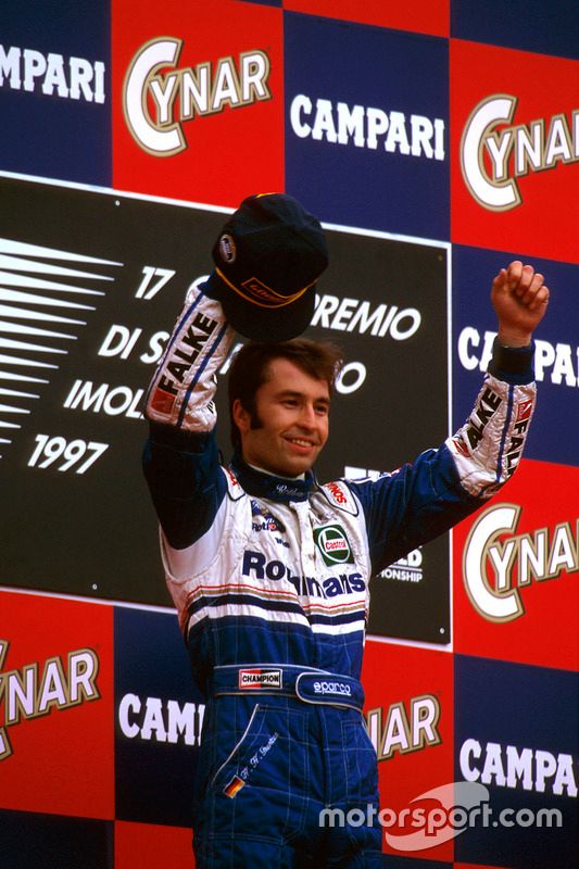 Podio: Ganador de la carrera Heinz-Harald Frentzen, Williams FW19 Renault