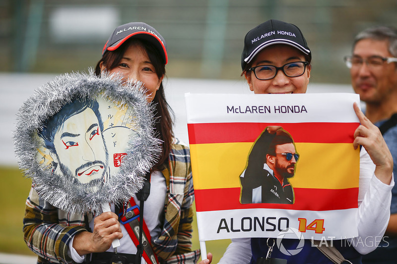 Fans of Fernando Alonso, McLaren