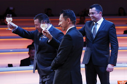 Yusuke Hasegawa, gerente senior, Honda, Zak Brown, Director Ejecutivo del grupo de tecnología de McL